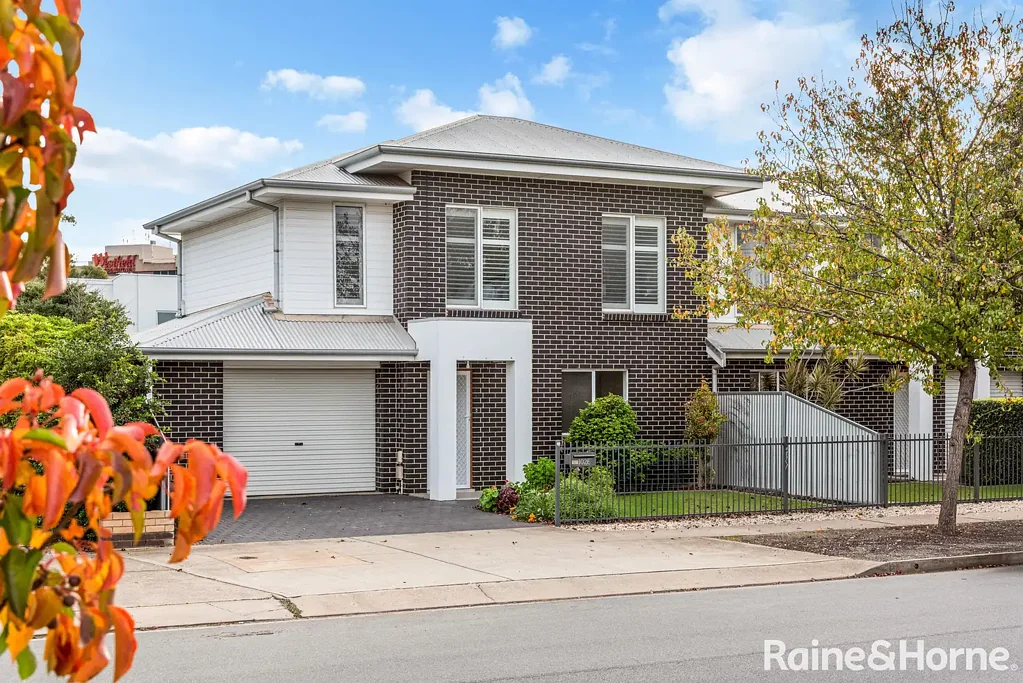 Oaklands Park 3બેડરૂમ Ultra Convenient Modern Townhouse Just 1 Minute Walk to Westfield Marion, Gym & Everyday Essentials