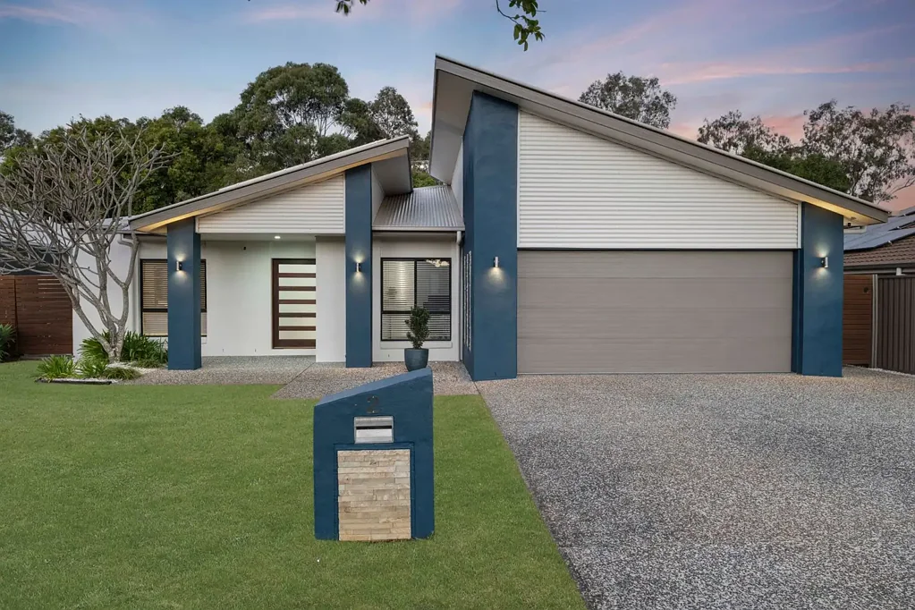Wellington Point 5房 惊艳的现代单层住宅，位于宁静的 Wellington Point 小路上 Stunning modern lowset in quiet Wellington Point cul-de-sac