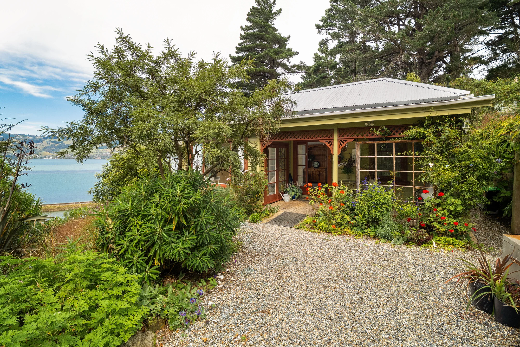 Saint Leonards 3 Bedroom Harbour View Cottage: 3.5 acres - still available!