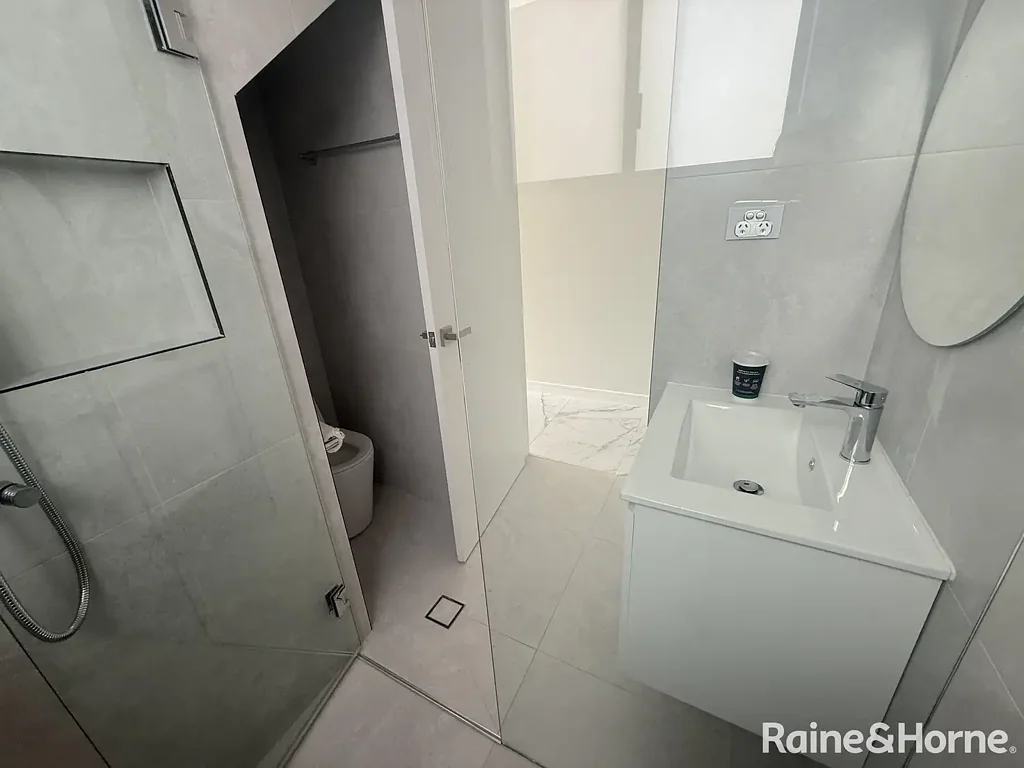 Stylish & Private 2-Bedroom Granny Flat