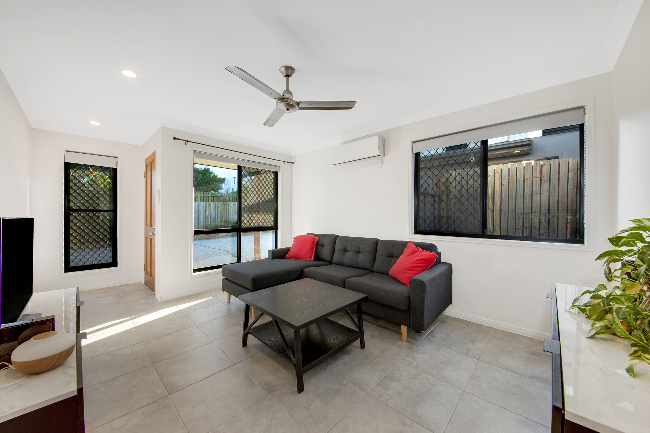 UNIT 5 57 BARNEY ST, BARNEY POINT QLD 4680, 0 habitaciones, 0 baños, Townhouse