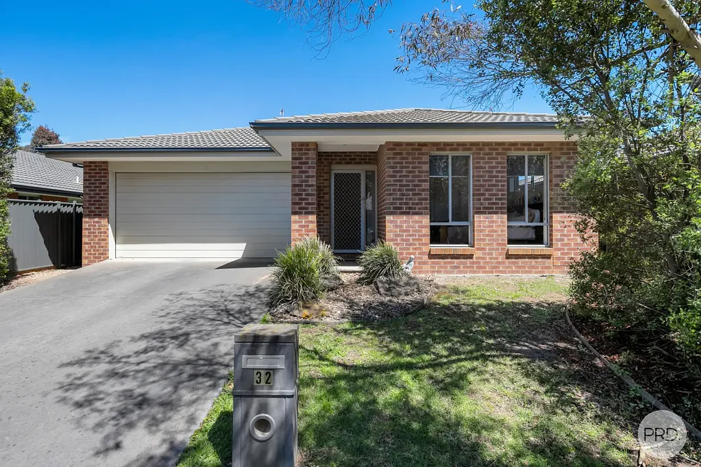 32 Craven Street, Lucas, VIC 3350