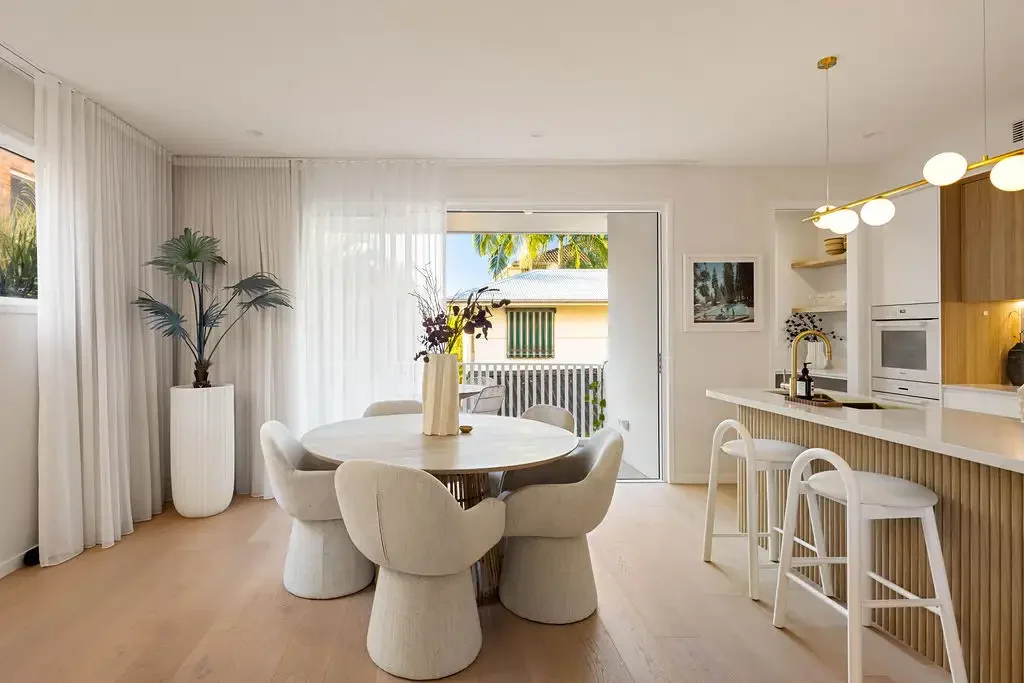 Bilinga 4 Bedroom Coastal Luxury Just Steps from Kirra Beach