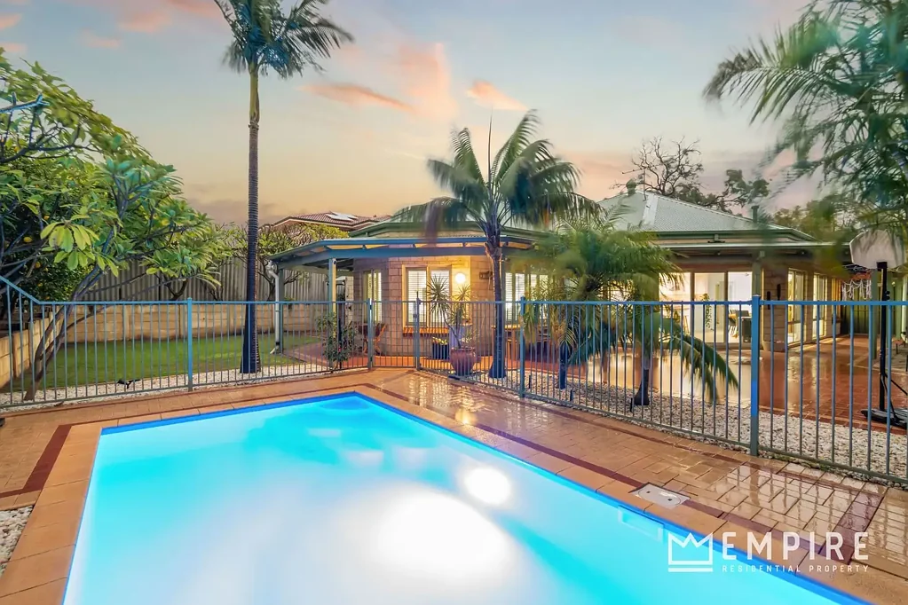 21 McKenzie Road, Samson, WA 6163