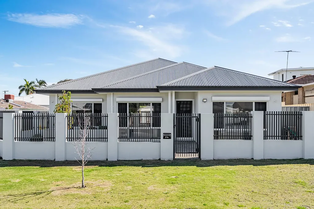 Bayswater 6Kwarto Modern Family with Room to Grow!