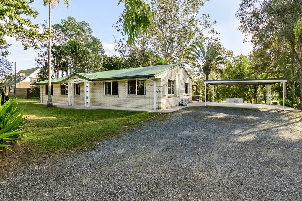 Bellmere 3 Slaapkamer Cozy Home + Massive Shed + Prime Location on 8,002m2