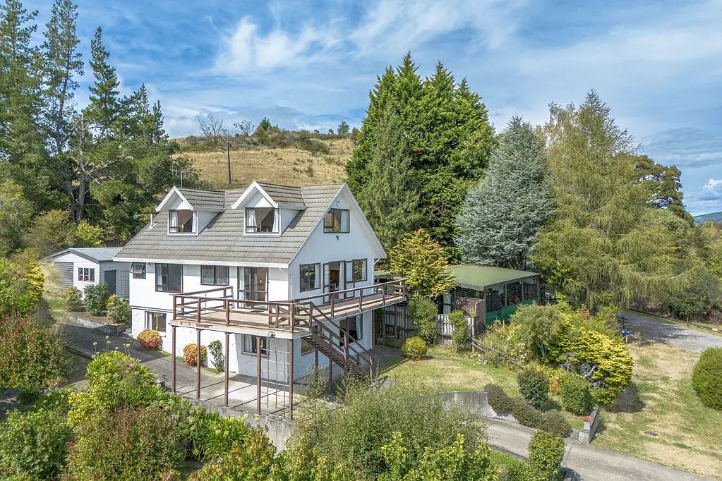 Turangi 5कमरा Tongariro Views & Superb Income Potential