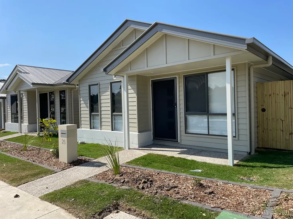 BRAND NEW FAMILY HOME IN DEEBING HEIGHTS!