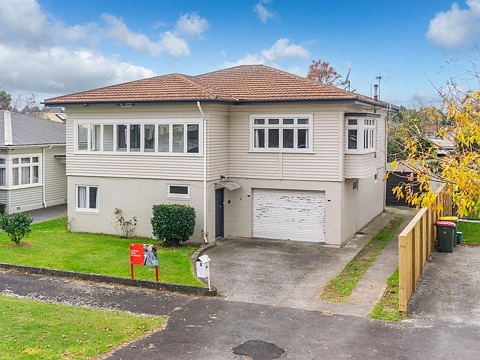 Hamilton East 5房  Size, Location & Potential!