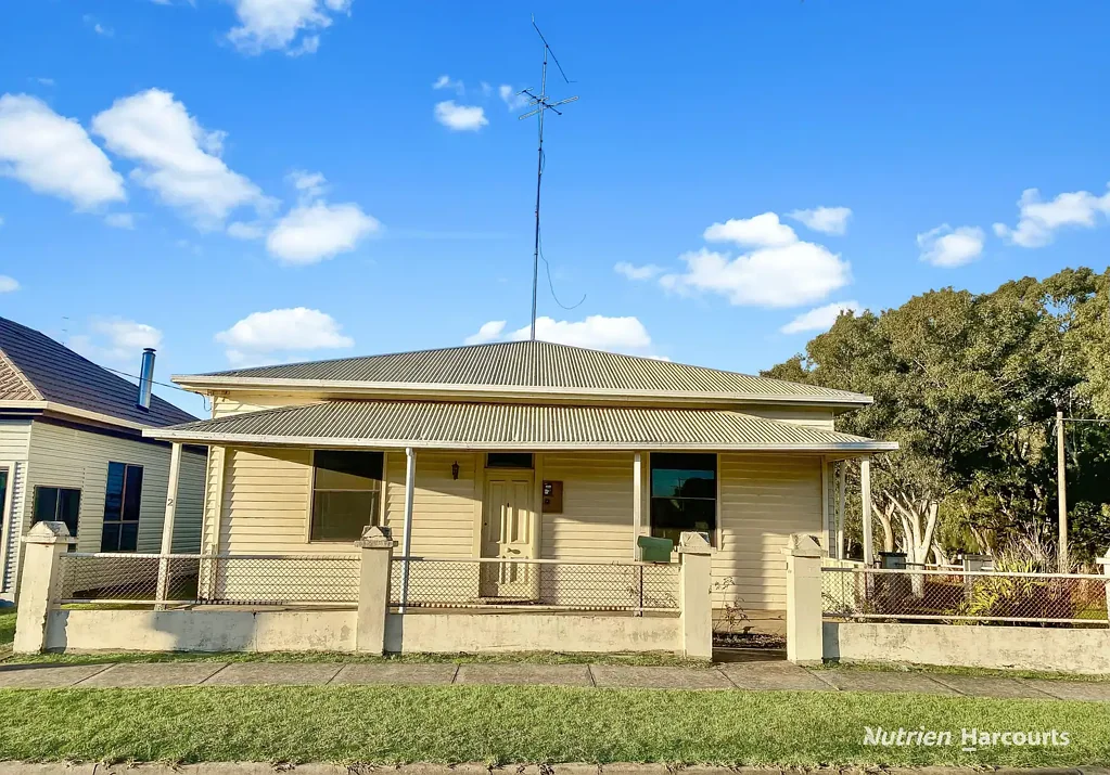 2 Clarke Street, Casterton, VIC 3311