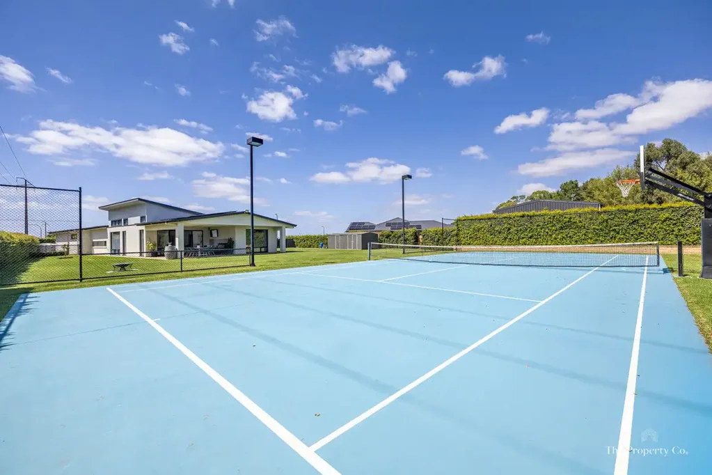 Suttontown 4房  Luxury Lifestyle on an Expansive Block