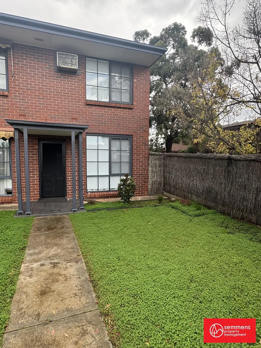 Beautifully Renovated 2-Bedroom Townhouse