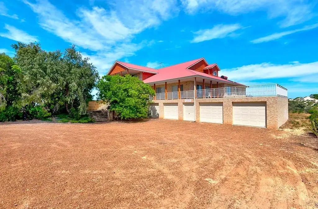 STUNNING 5-BEDROOM HOME WITH EPIC VIEWS - FULLY FURNISHED & PRIVATE