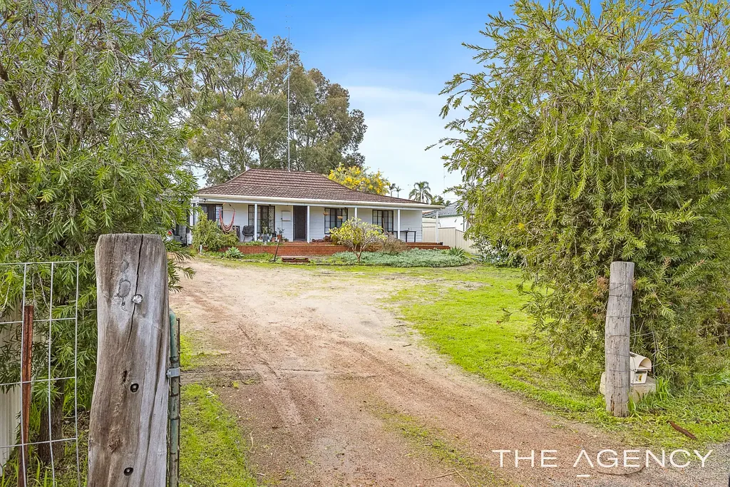 24 South Western Highway, Waroona, WA 6215