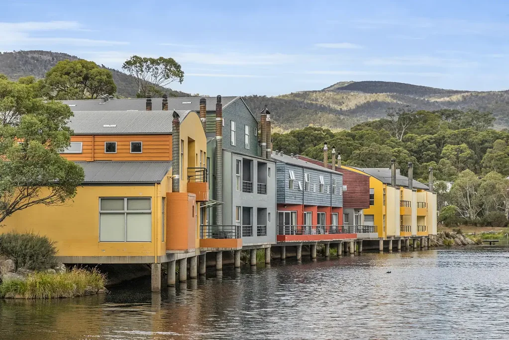 Crackenback 2房  Spacious 2-Bedroom Lakeview Apartment over Lake Crackenback