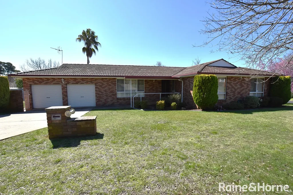 Orange 4房  Beautifully Presented, Exceptionally Well Maintained Home in a Highly Regarded Area