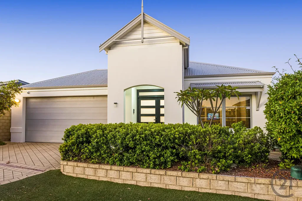 Wannanup 3ห้องนอน Webb & Brown- Neaves, Beautiful North Facing Canal Home