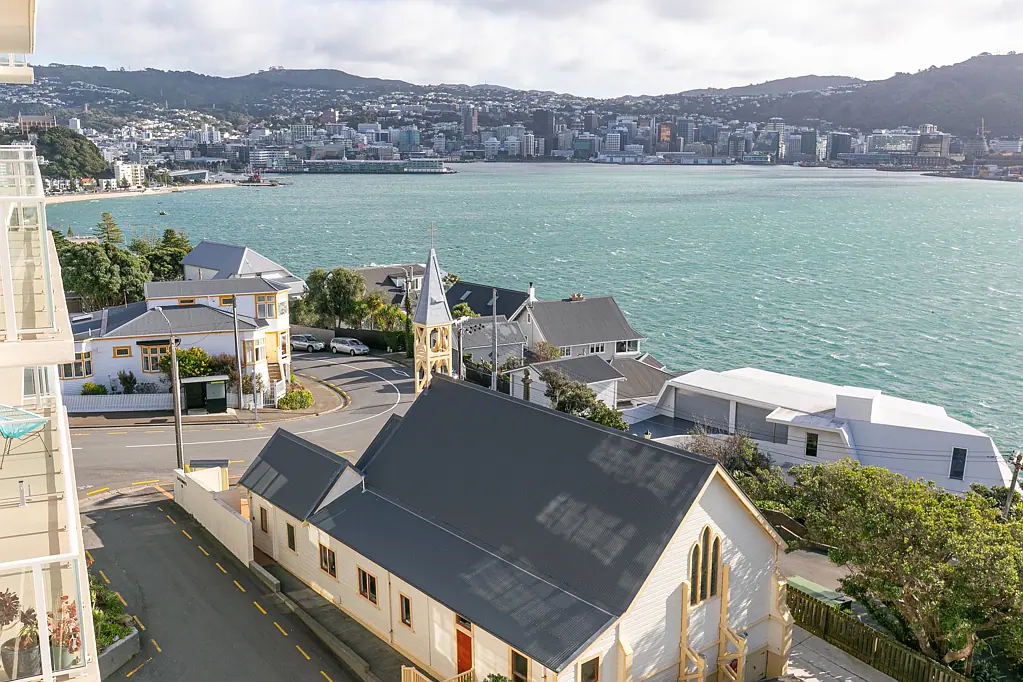 Roseneath 2房  Sun, Sea and Sparkling City Lights. With a garage!