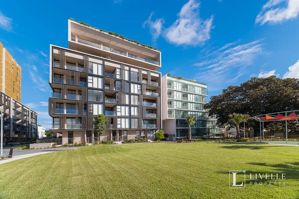 Zetland 2房 位于 Green Square 入口处的明亮、温馨、宜人的居所 Bright, Warm and Inviting Living at the Gateway to Green Square