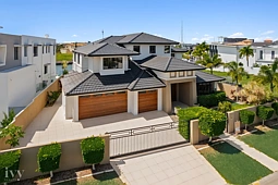53 Royal Albert Crescent, Paradise Point