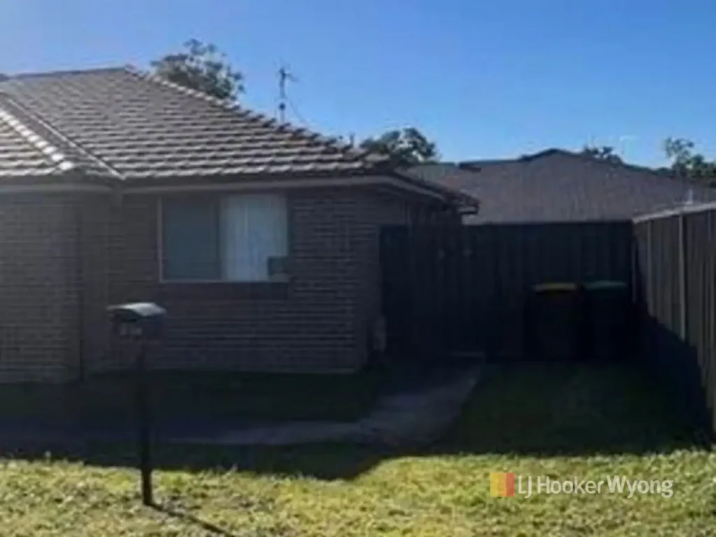 Charming Two-Bedroom Home in Hamlyn Terrace