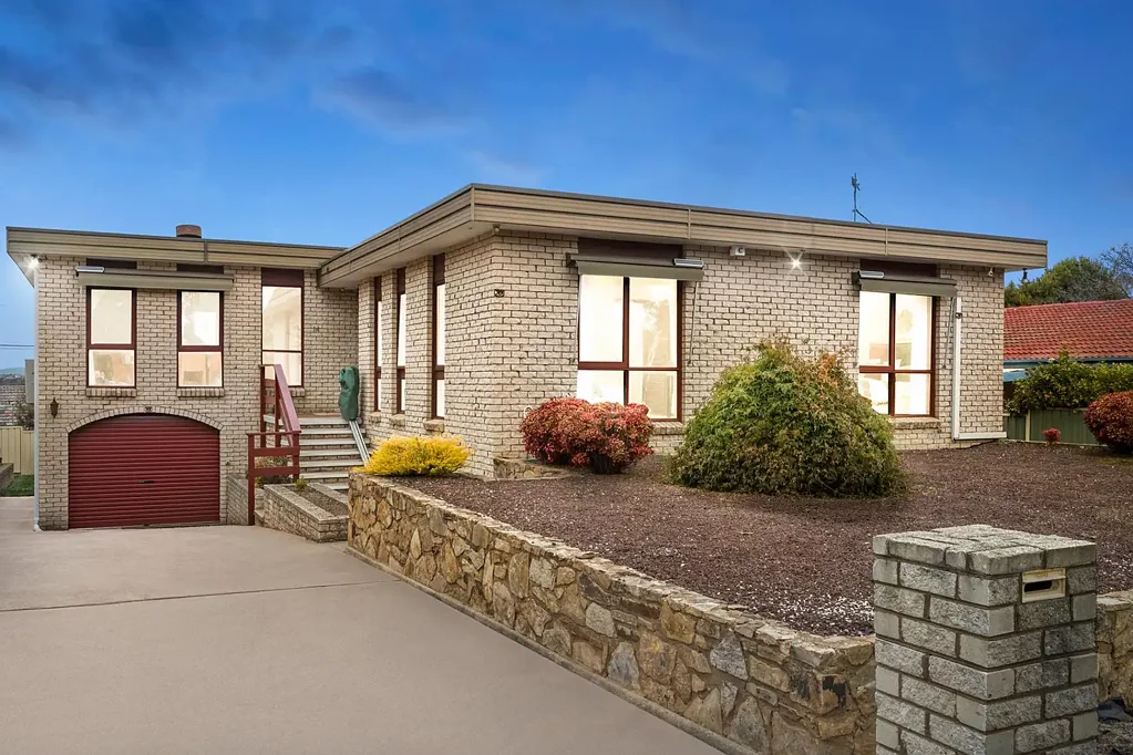 14 Pohlman Street, Latham, ACT 2615