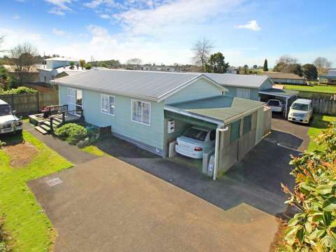 3 BEDROOMS IN PAPAKURA