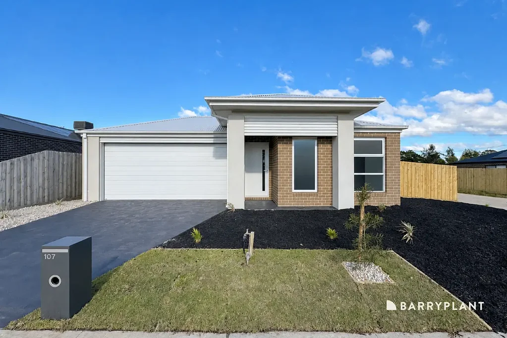 Brand-New Family Home with a Huge Backyard