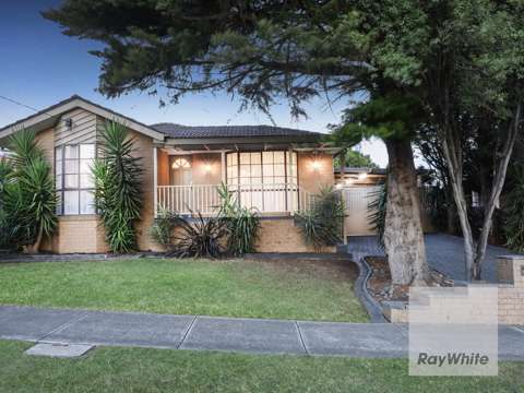 Craigieburn 3 Bedroom Family Flexibility on a Large 690m2 approx. Allotment