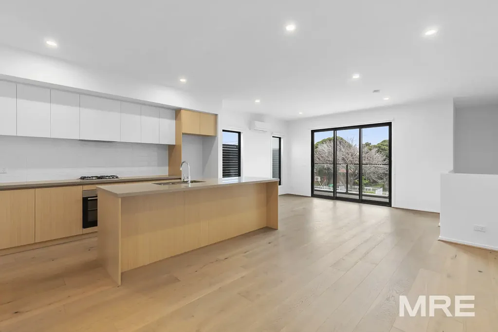 Oversized townhouse