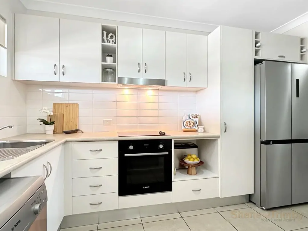 Redlynch 2Kwarto Exceptional Apartment in Redlynch – First Time on the Market!