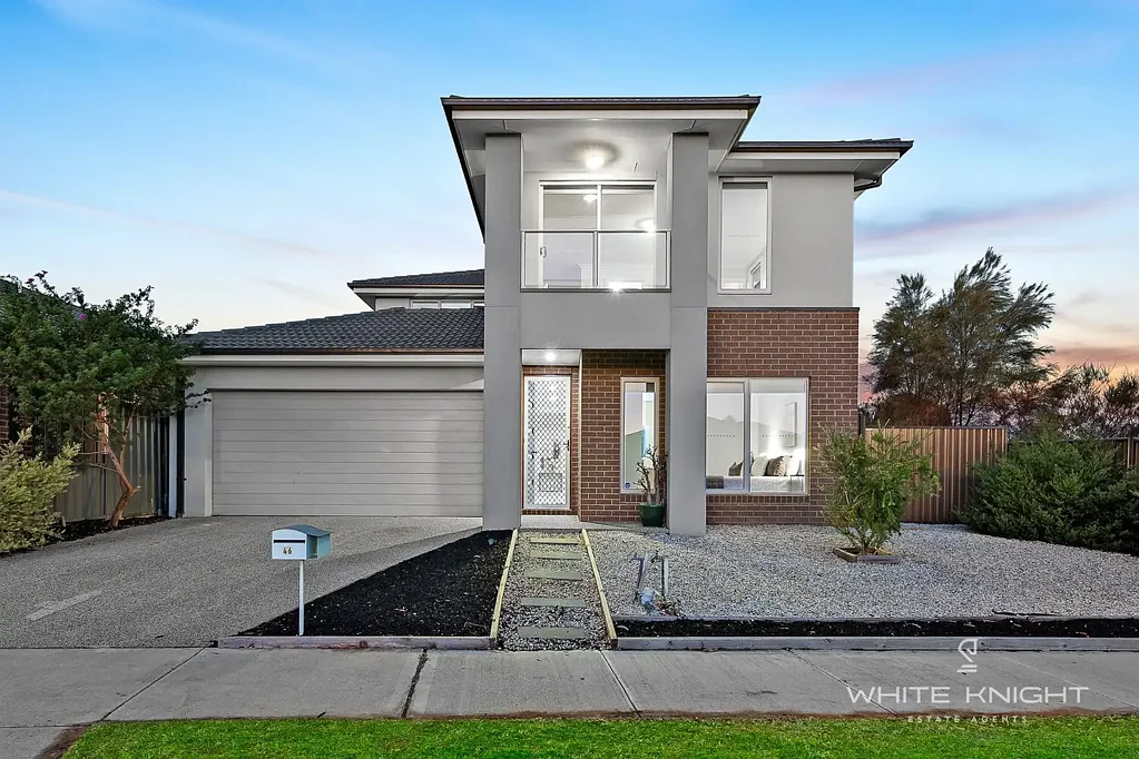 Family-Friendly Home with Dual Master Suites and Parkside Location
