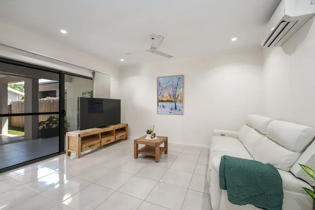 33 Holyoak Avenue, Oonoonba, QLD 4811