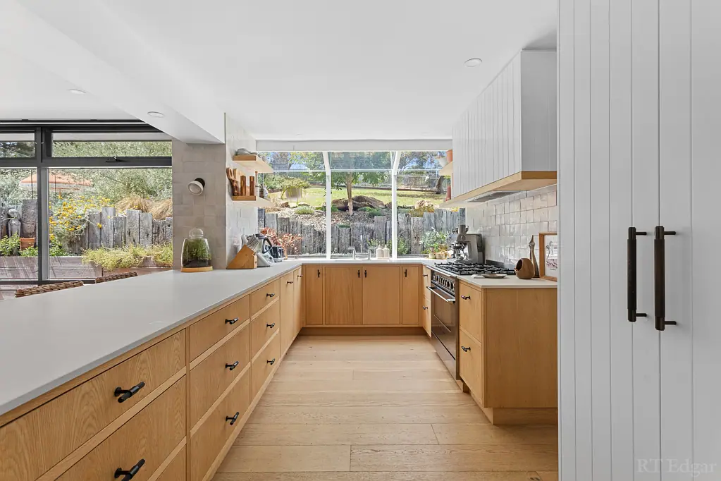17 Walkers Road, Mount Eliza, VIC 3930