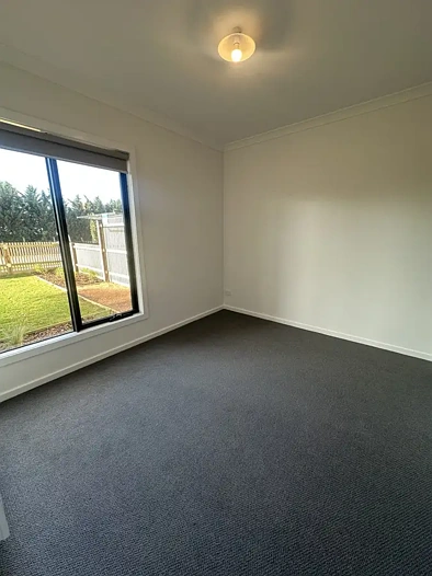 10 Blossom Drive, Darley, VIC 3340, 3 Bedrooms, 2 Bathrooms, Townhouse