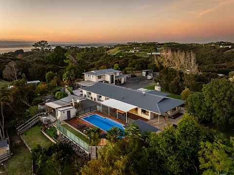 Bay View 4房  Stunning hilltop haven