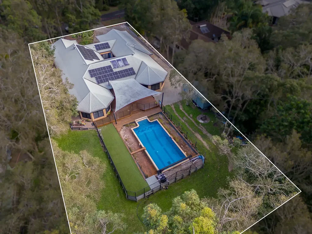 Burpengary 6બેડરૂમ Enormous Family Home Situated in the Exclusive Hideaway Estate, Burpengary