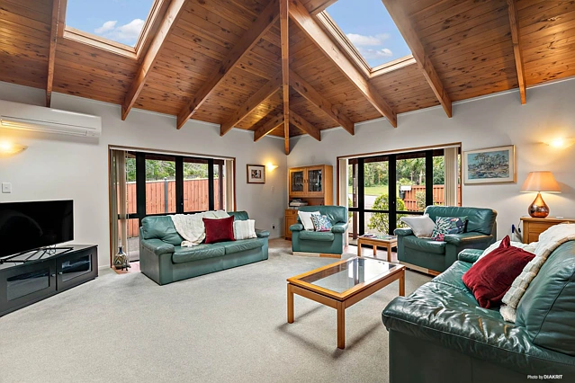 1/270 Beach Road, Campbells Bay, North Shore City