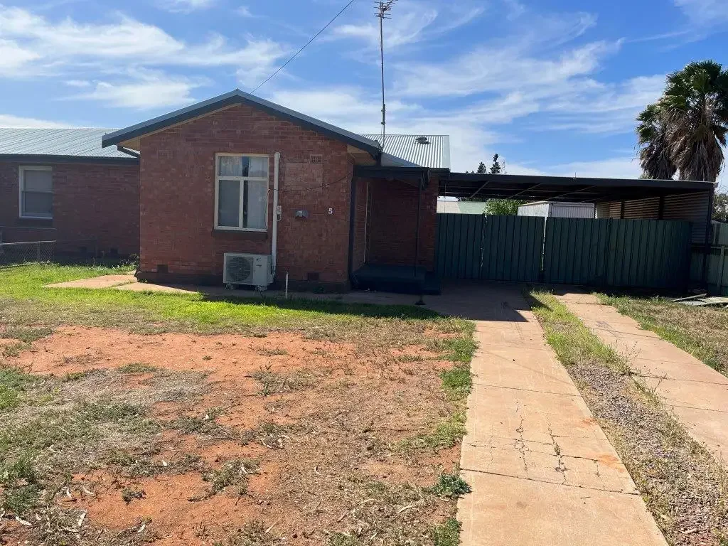 Freshly painted 3 Bedroom Masoinette