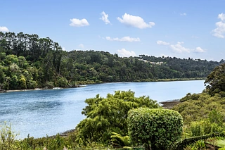 14 Oscar Road, Greenhithe, North Shore City