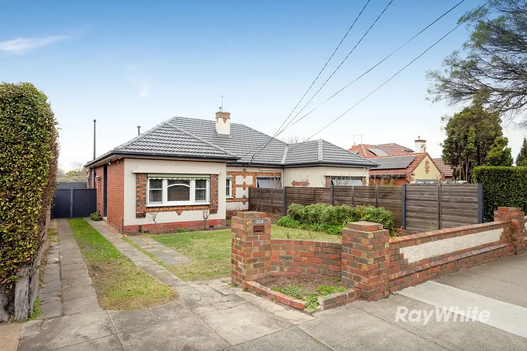Stylish Living in the Heart of Carnegie