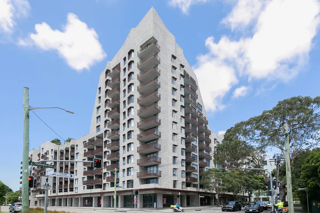 Rosebery 2 Bedroom Beautiful Unit, Great Location