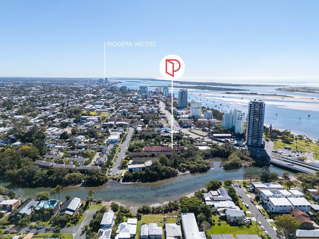 Labrador 2 Bedroom Coastal Living in the Heart of Labrador - Walk to the Broadwater!