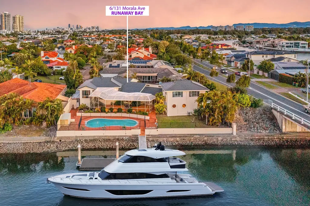 Runaway Bay 5 Bedroom COLOSSAL & PALATIAL NORTH FACING WATERFRONT WITH DUAL LIVING