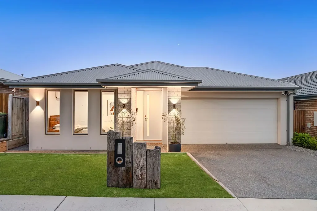 24 Whiteley Street, Mount Duneed, VIC 3217