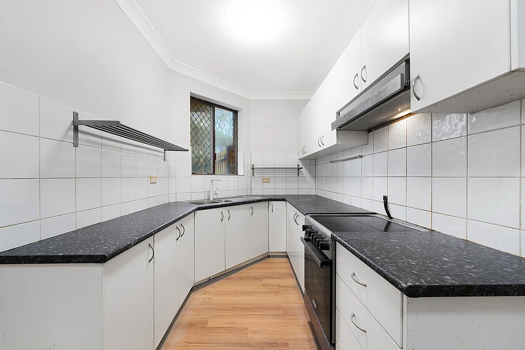 Bright & Spacious 2 Bedroom Unit