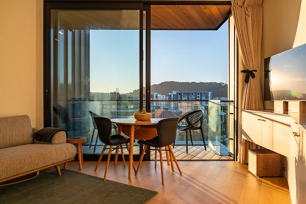 Te Aro 1 Bedroom SUNNY, NEAR-NEW CITY PAD