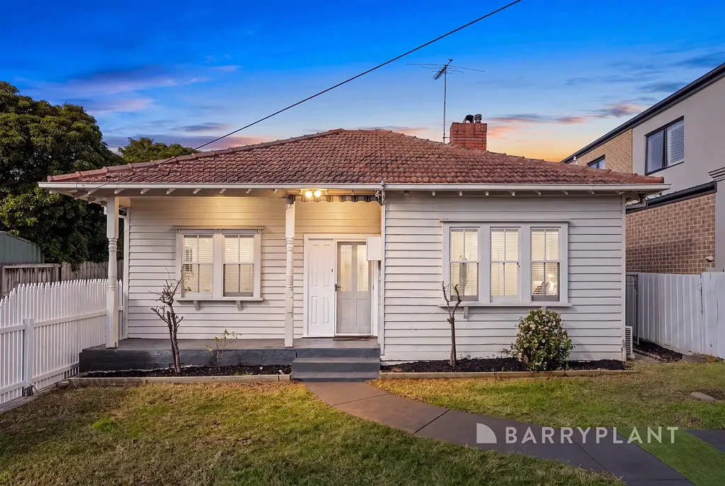 Malvern East 3Phòng ngủ Classic Charm with Contemporary Comfort