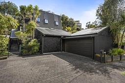 8A Athol Place, Saint Heliers