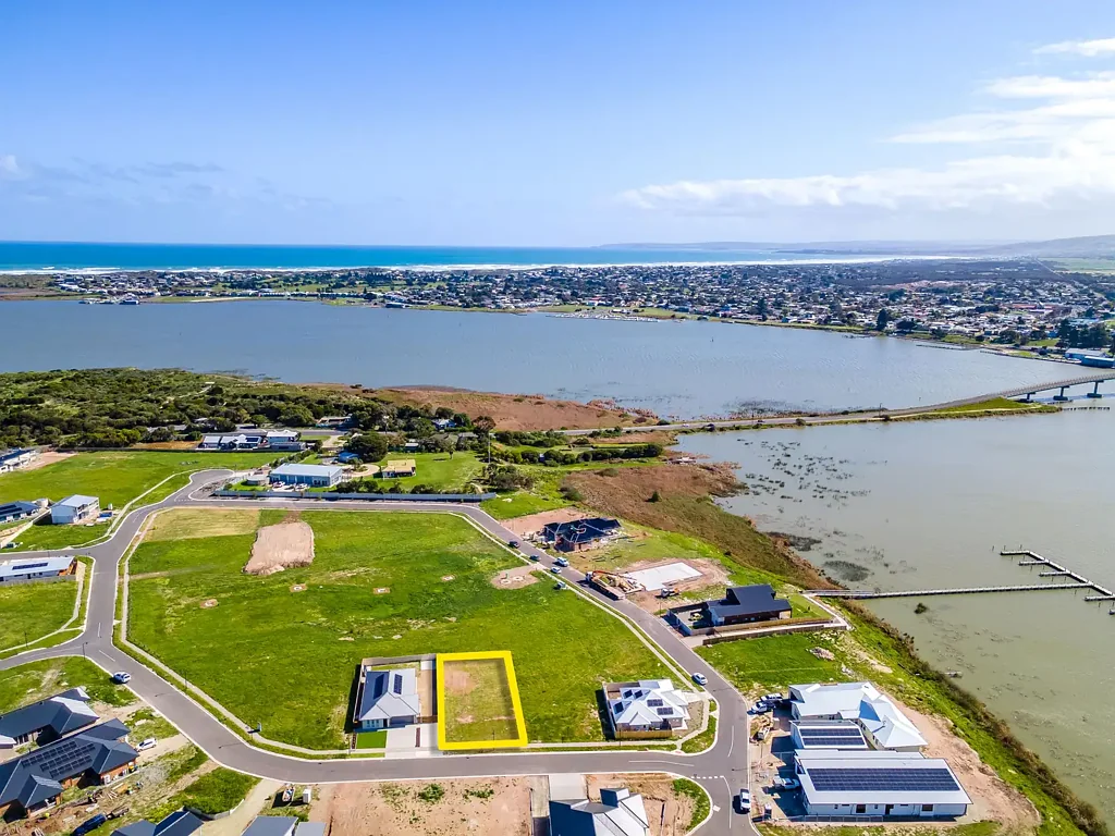 Hindmarsh Island Riverside Allotment. Close to Township